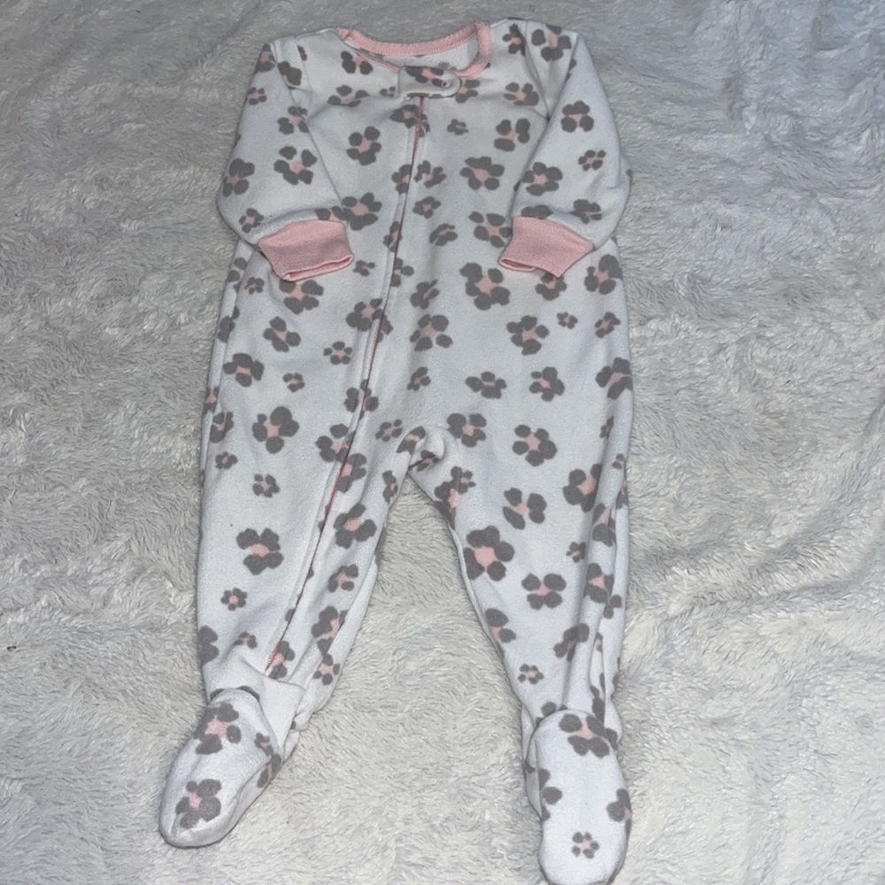 (2 for $10) carters fuzzy footie/ sleeper 6 months baby girl